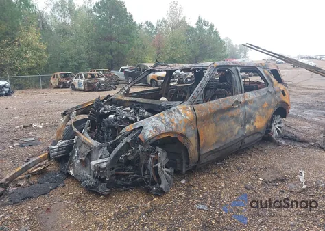 2025 Ford Explorer St-Line from USA, damaged, VIN 1FMUK7KHXSGB25018